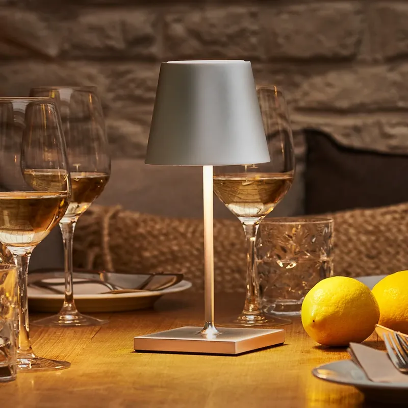 Snelle Levering Nuindie mini LED oplaadbare tafellamp, Easy Connect, zilver, dimbaar.