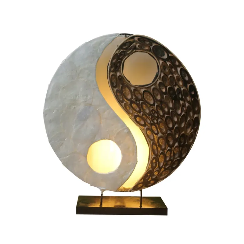 Must-Have Ying Yang tafellamp van natuurlijke materialen, 30 cm
