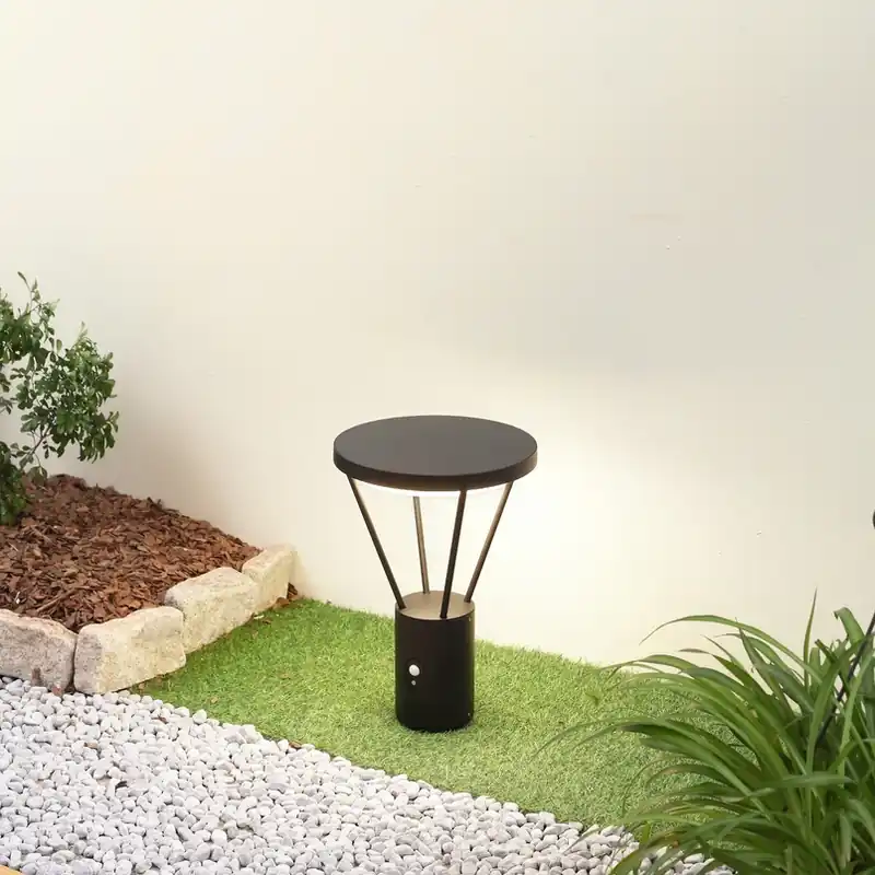 Rechtstreeks Van De Fabrikant Lucande LED sokkellamp Elario, 44 cm, zwart, sensor