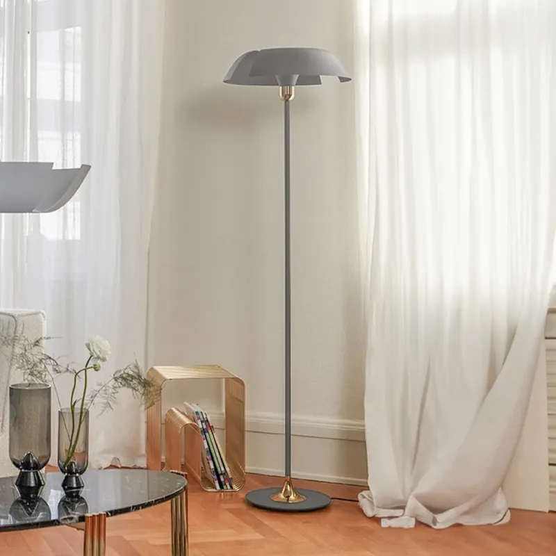 Superprijs AYTM Cycnus vloerlamp, taupe, ijzer, hoogte 160 cm, E27