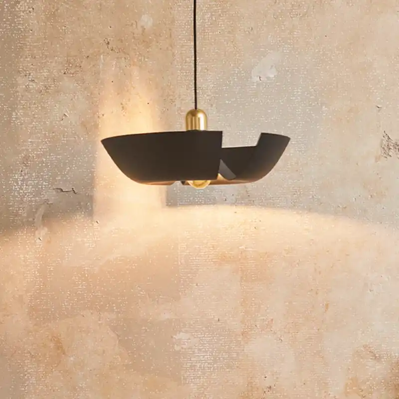 AYTM hanglamp Cycnus, zwart, Ø 30 cm, aluminium, E27 Finale Uitverkoop