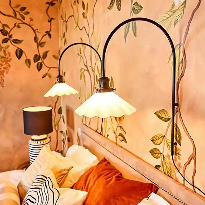 Merkproduct PR Home wandlamp August, opaal, gegolfd glas, Ø 25 cm