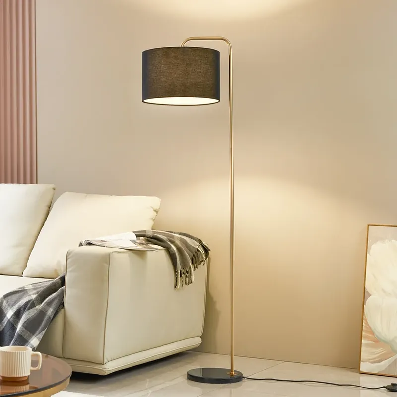 Vloerlamp Lindby, zwart/goud, marmer, 153cm Veilige Betaling