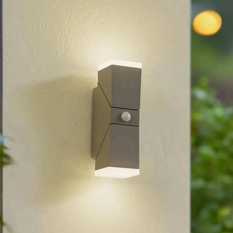 Weekendaanbieding Lindby LED wandlamp Sally, 22 cm, grijs, IP54, sensor