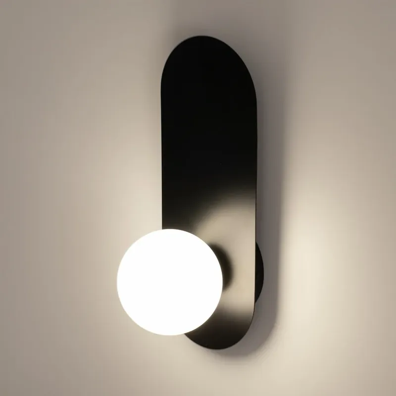 Koopje Maytoni wandlamp Bao, zwart/wit, hoogte 31 cm, glas, G9