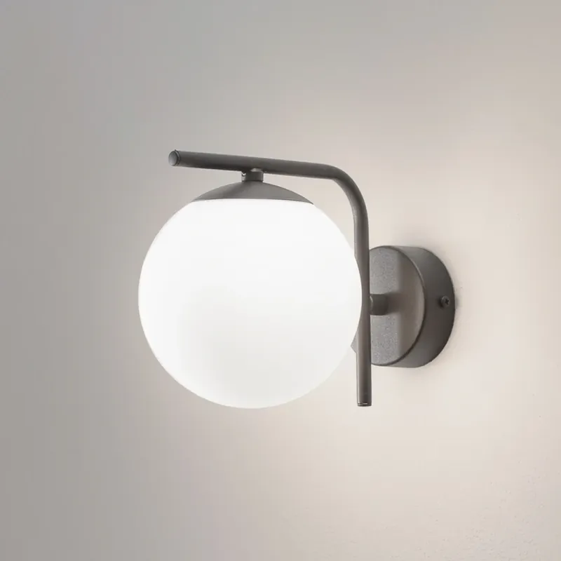 Favoriet Aurora wandlamp, zwart, glas, 17 cm hoog, globe, E14