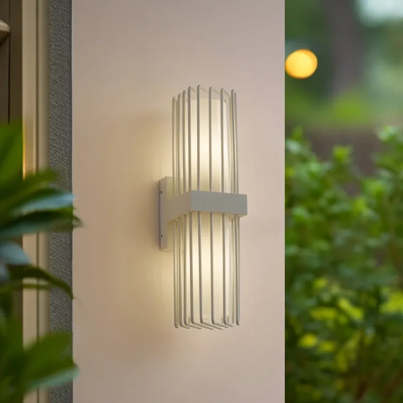 Lucande buitenwandlamp Chandan, 42 cm, wit, metaal, IP54 Laatste Versie