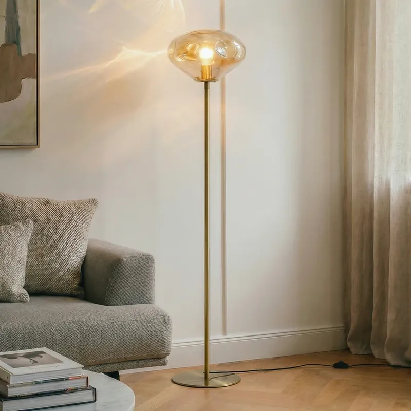 Lage Kosten Lindby vloerlamp Lelia, amber, glas, metaal, 150 cm