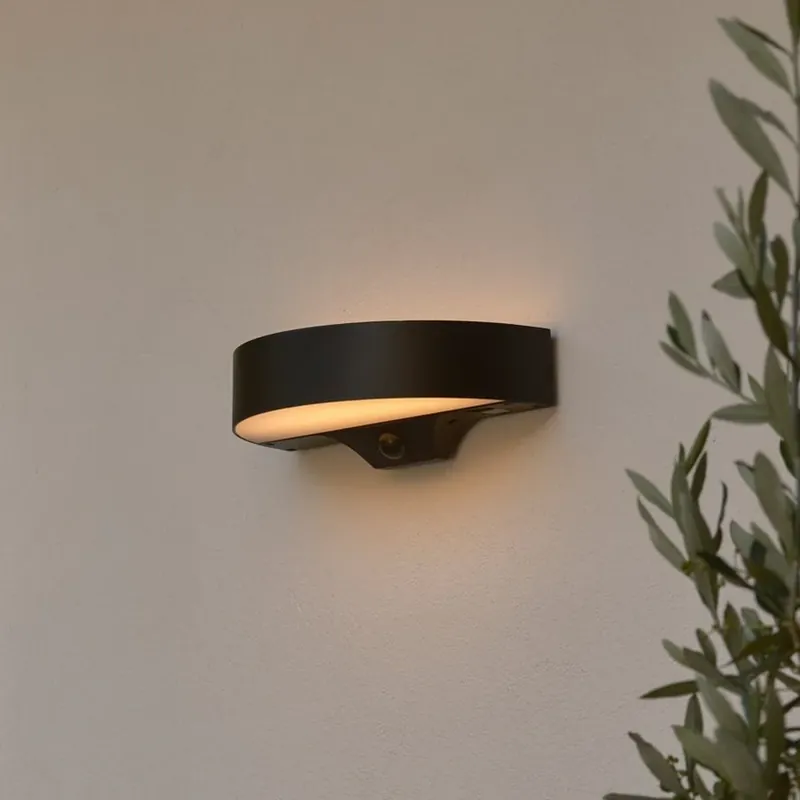 LED-zonne-buitenwandlamp Monay Round, zwart, IP44 Meest Verkocht