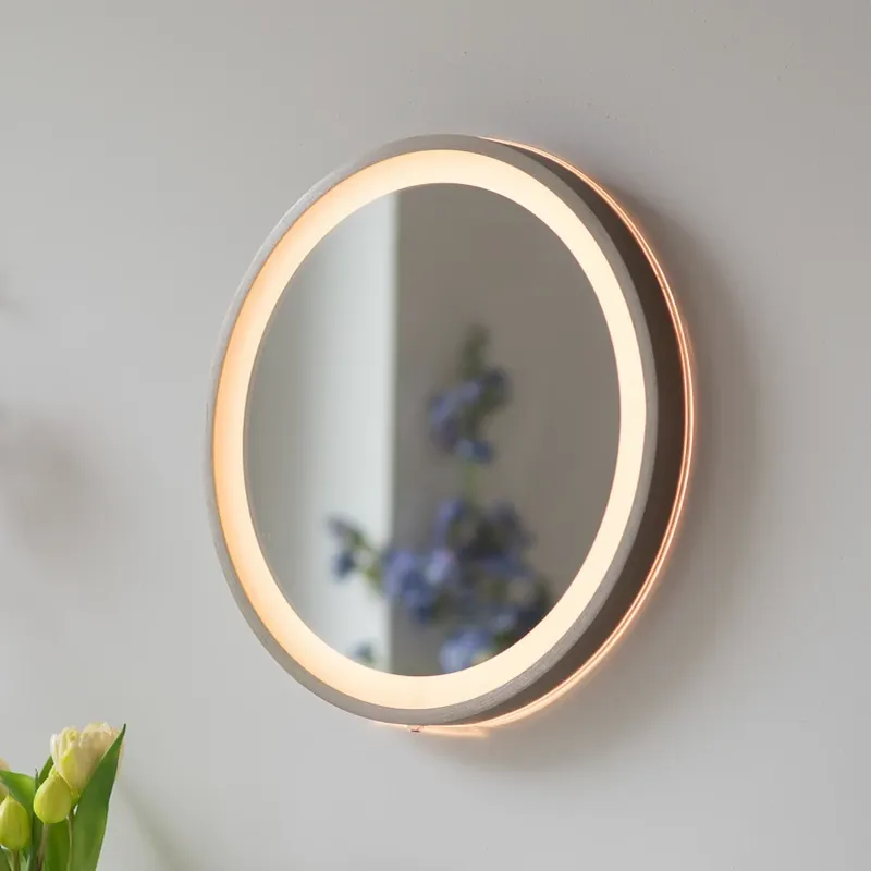 Express Levering LED-wandspiegel VIDRO, brons, Ø 36 cm, powerbank, schakelaar