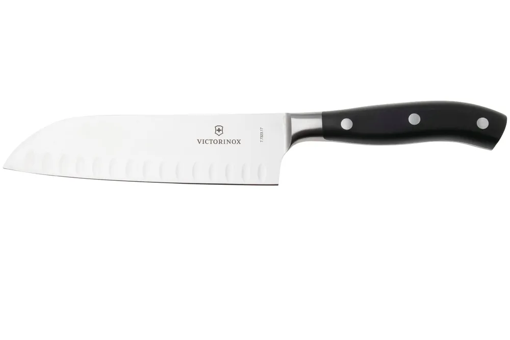 Victorinox Grand Maître Santoku Knife 7.7323.17G, POM, santoku met kuiltjes, 17 cm Flitsaanbieding